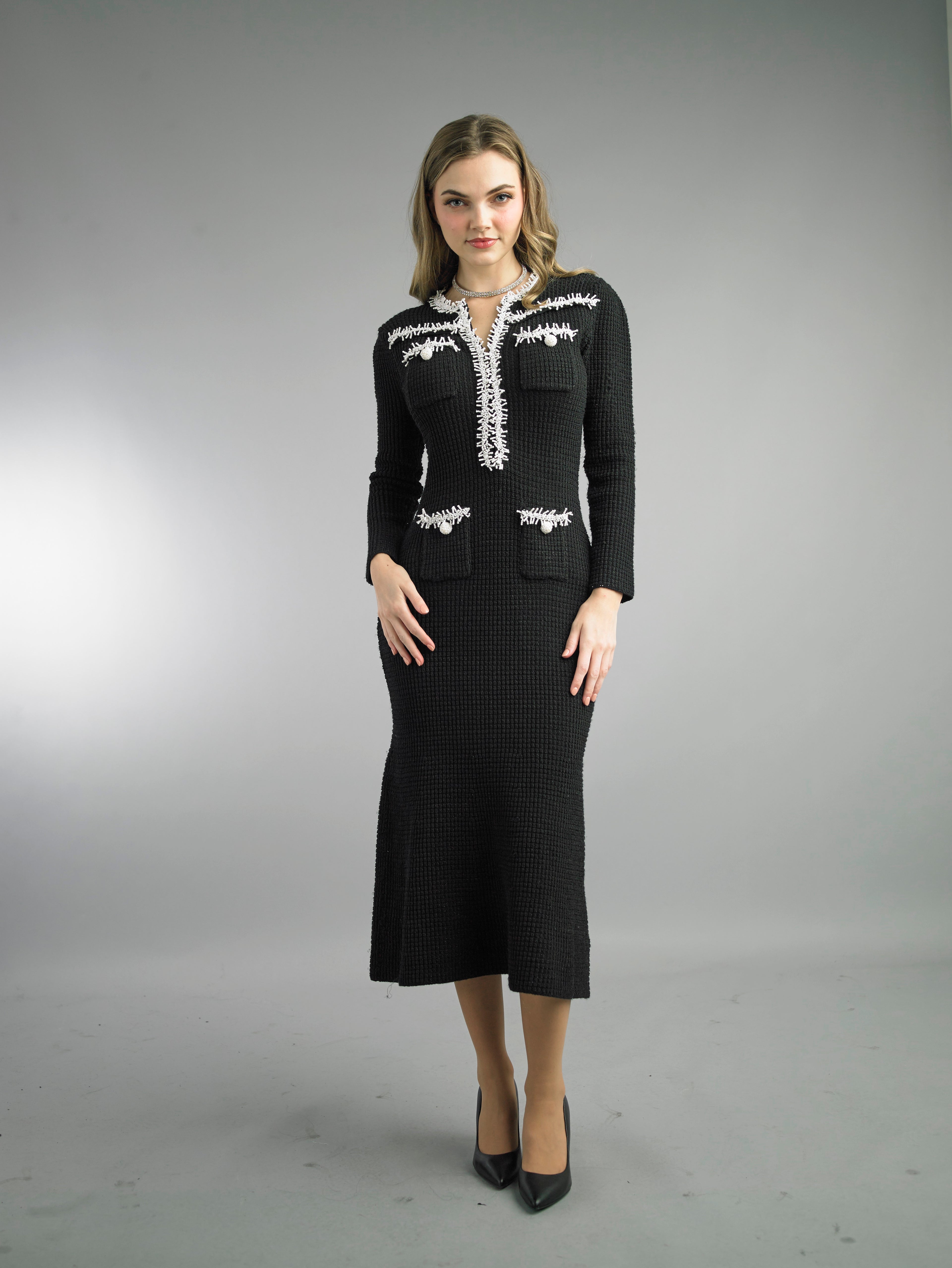 890 - Long Sleeve Mid-Length Knit Dress
