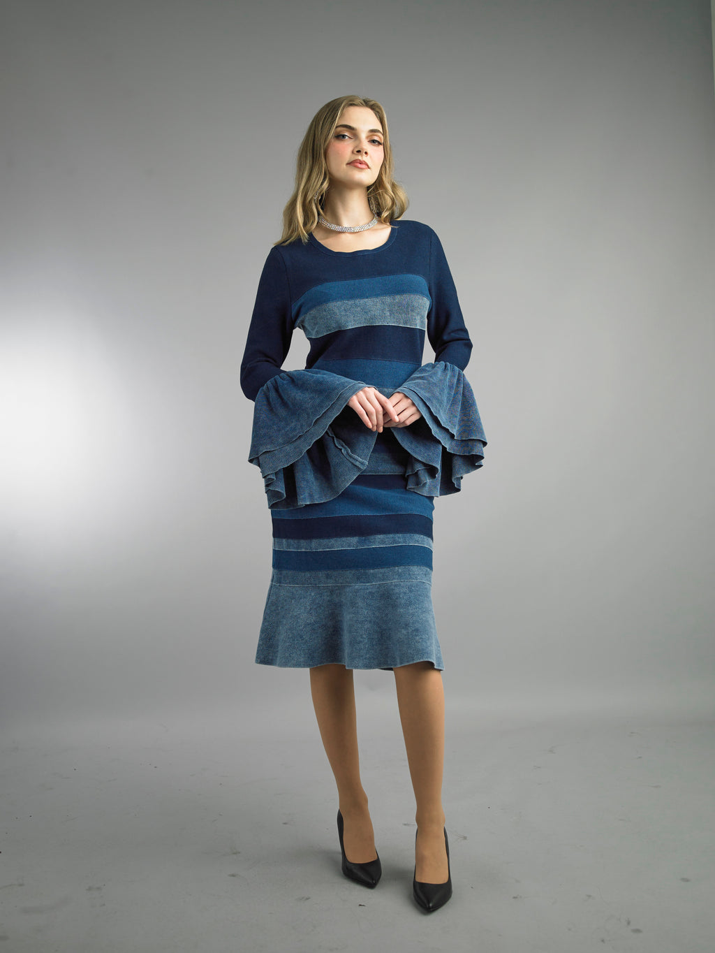 882 - Long Sleeve Mid-Length Dress