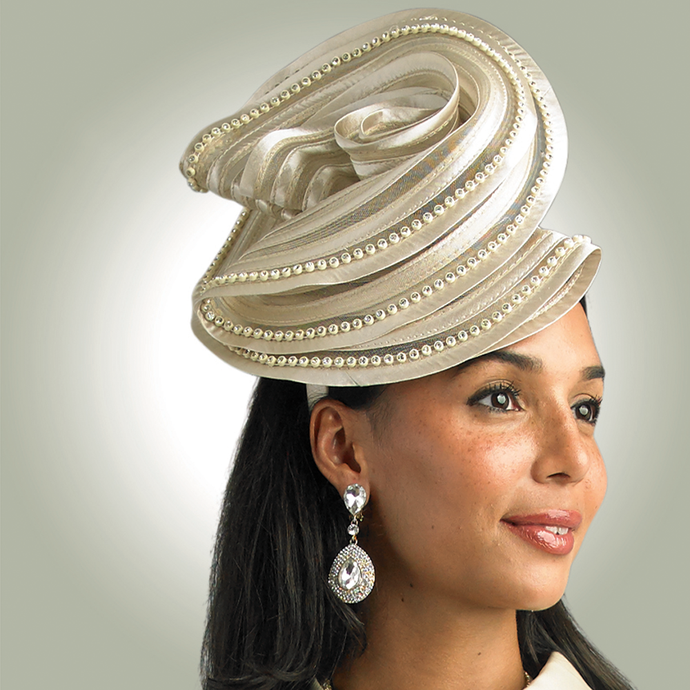 H152 - Fascinator